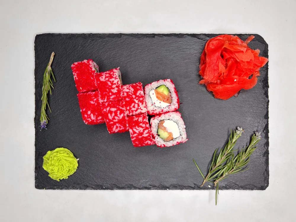 Ролл Филадельфия в икре